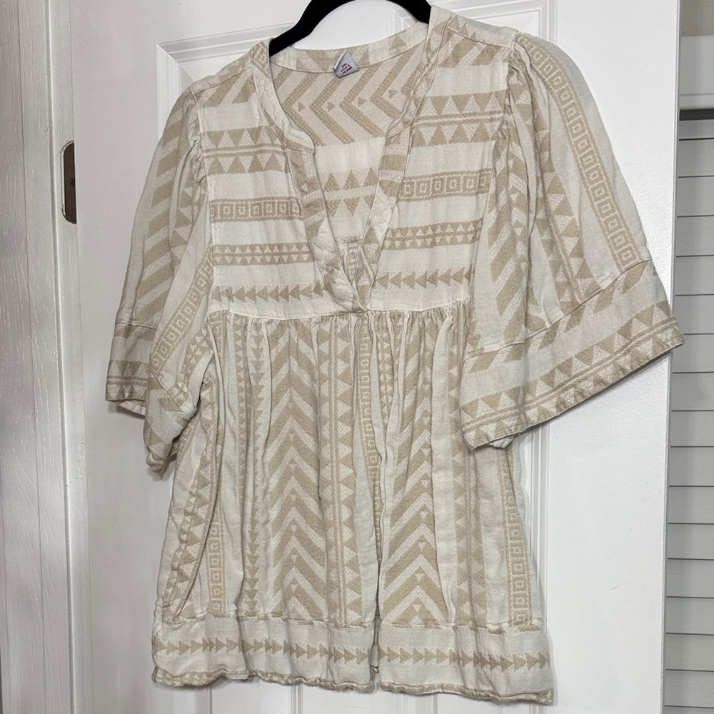 Old Navy Cream Geometric Blouse